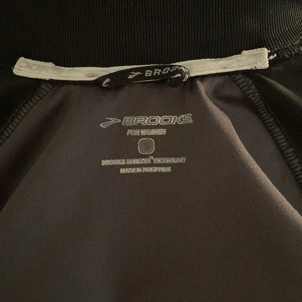 Brooks black running jacket